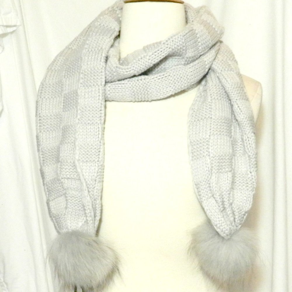 Tom & Eva $95 Basket Weave Scarf Fur Poms NWT